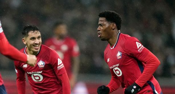 Aston Villa ‘open talks’ with 109-goal striker available on free transfer